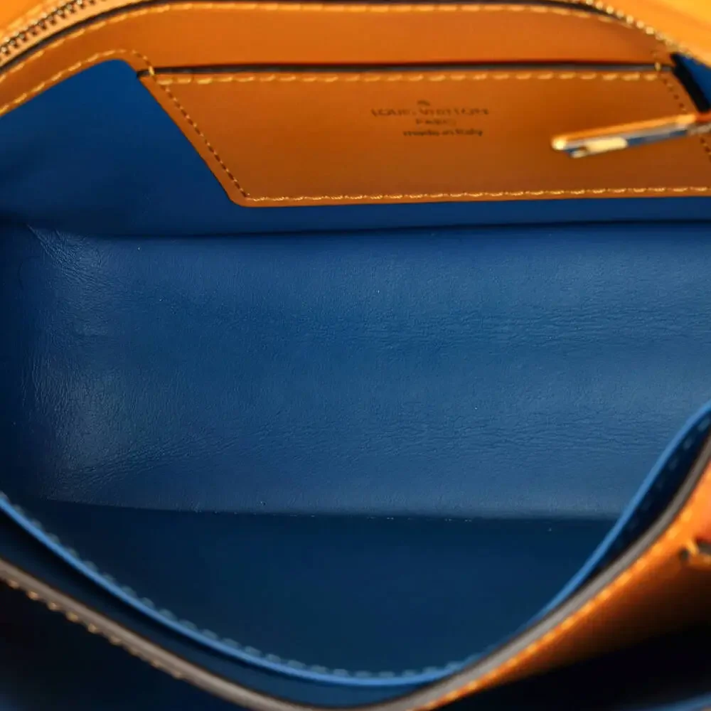 Louis Vuitton Lv Pont 9 Bag Leather #223775L23B